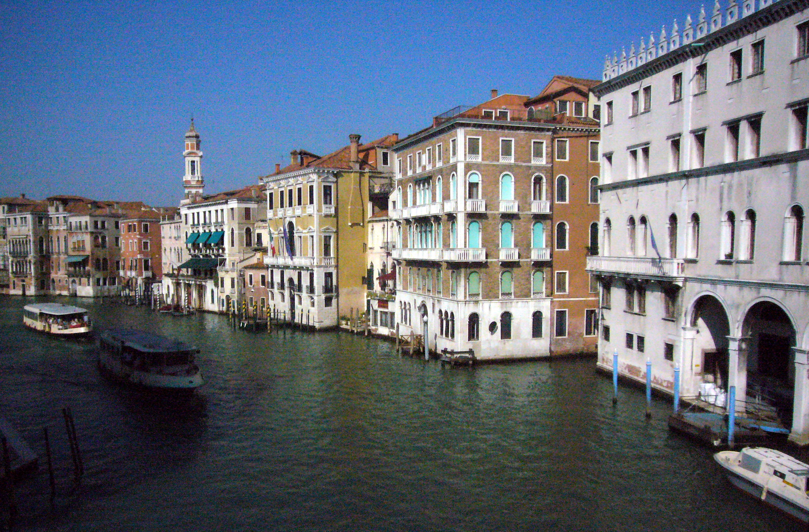 Найди страну италия. Гранд канал Италия. Гранд канал. Венеция на английском языке.
